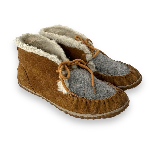 Sorel Out N About Tan Suede Leather Grey Felt Slip-On Moccasin Bootie Shoe 9.5 - Picture 1 of 11